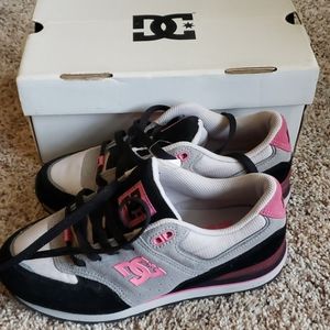 Womens/girls DC shoes